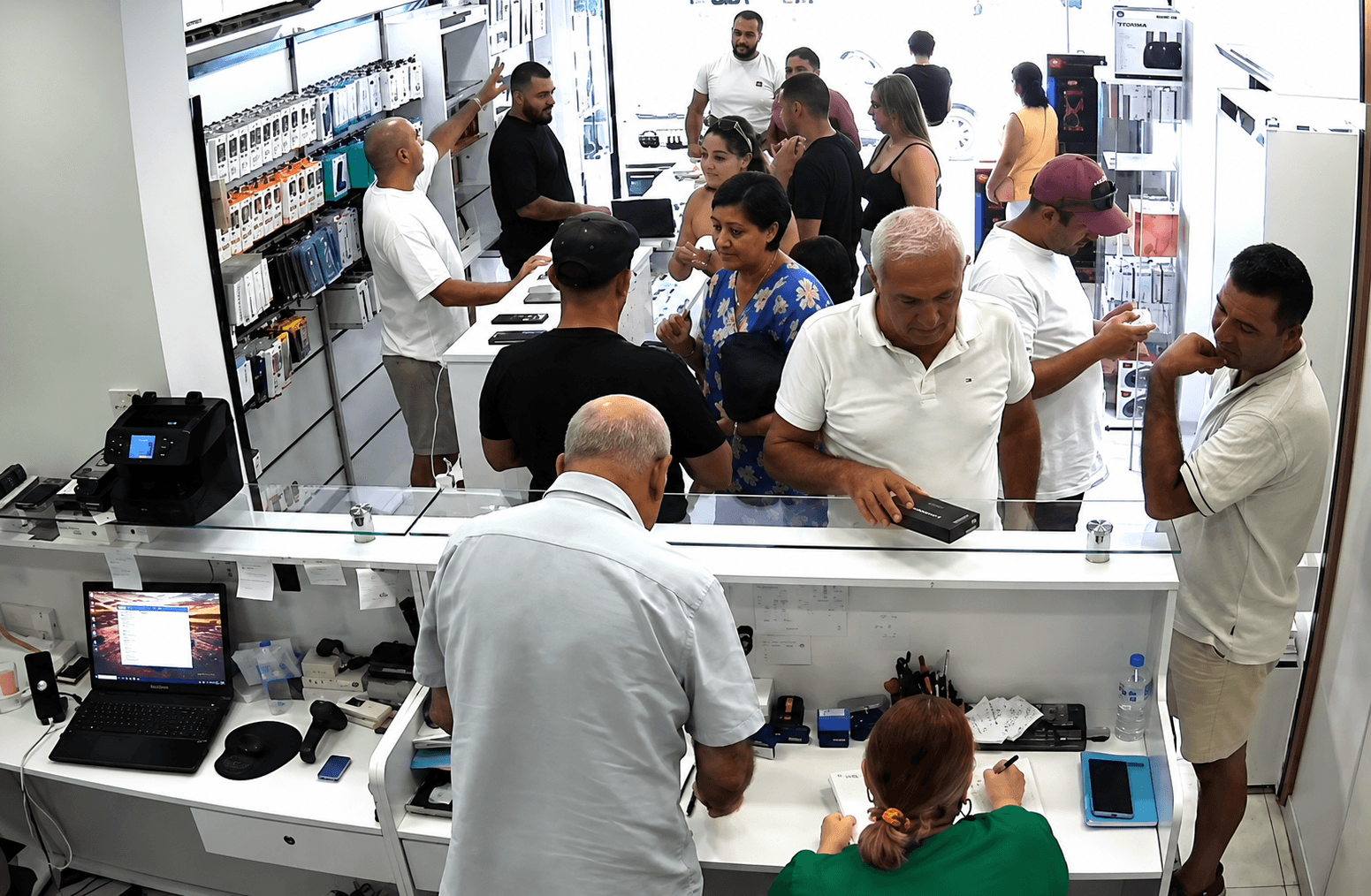 Aksesuar teşhir duvarları ve mağaza içi